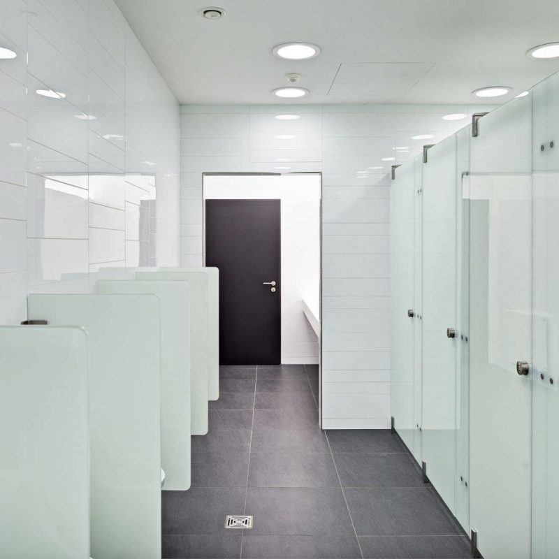 Cubicle Toilet Kaca 1